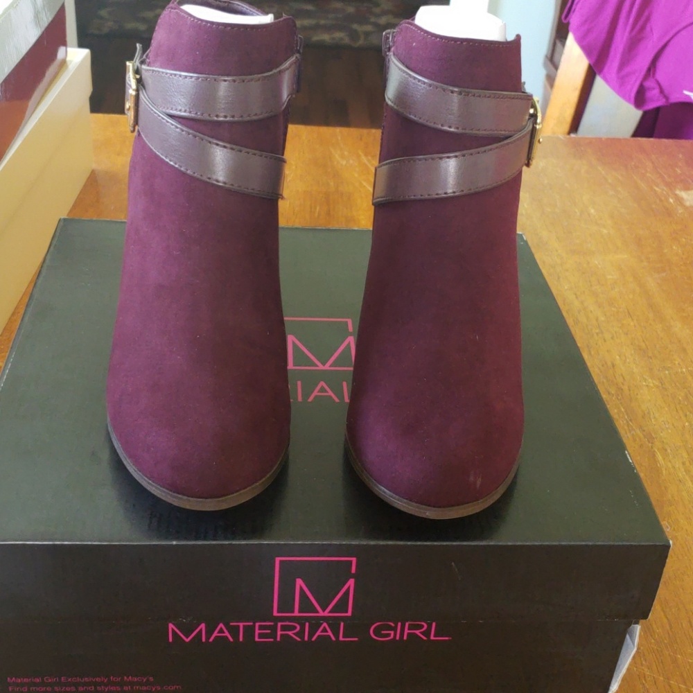 Shoes - Picture 2 of 3